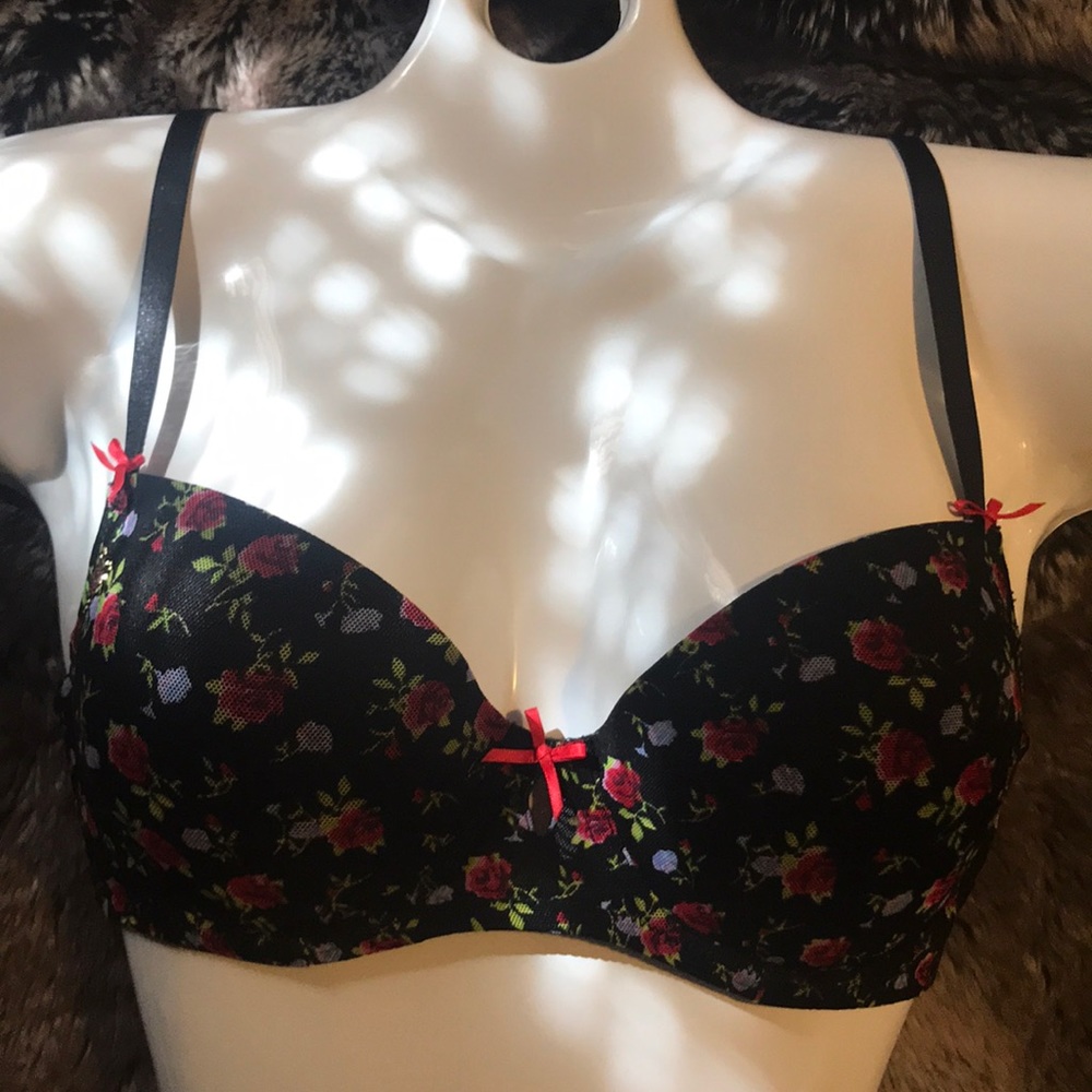 Lightly lined mesh balconette bra